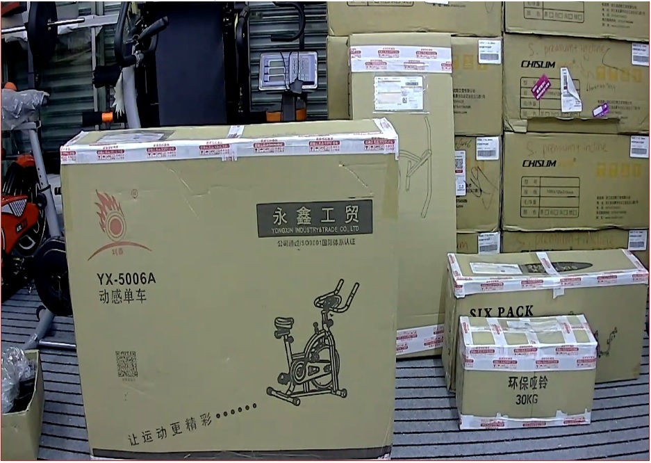 Wide Angle 960P / 720P HD P2P Wireless IP Camera With PIR Motion Sensor + IR Night Vision / MicroSD via Smartphone - Alarm Phone Calling