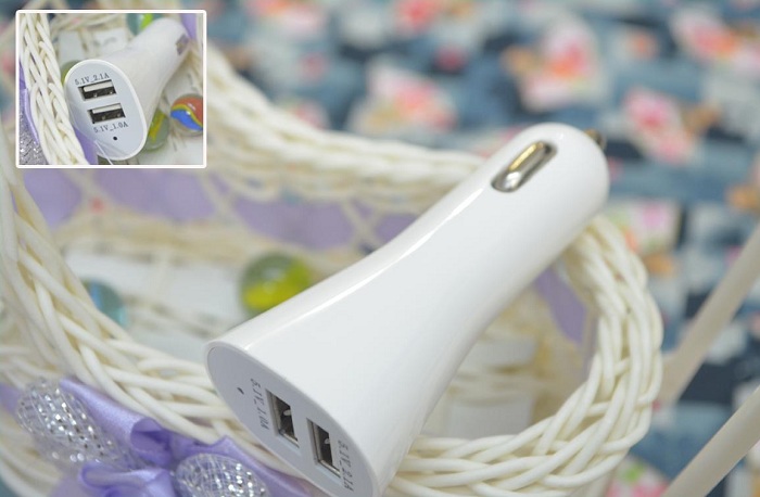 Car Charger with Dual USB Output 1.0A & 2.1A