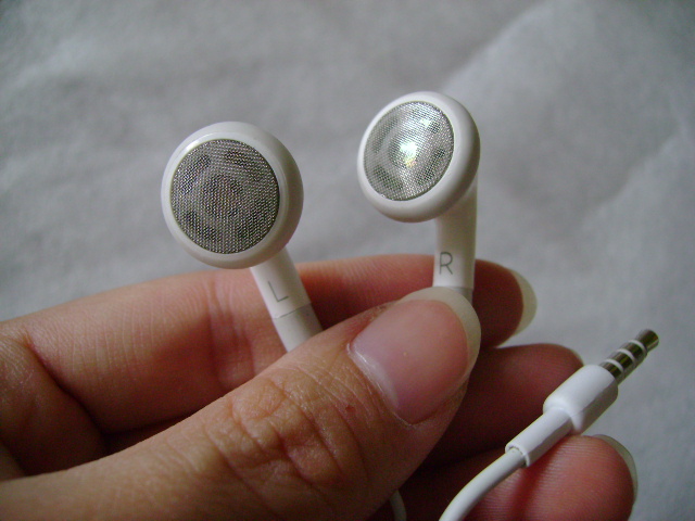 Apple iPhone Stereo 
Headset with Mic